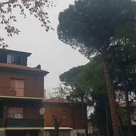 Casa Fra I Pini Apartment *